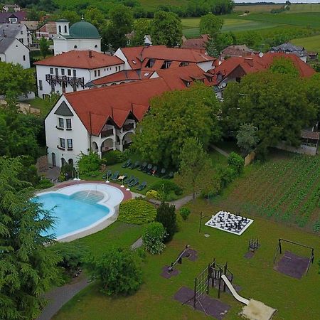 Hasik Hotel Magyarpolány المظهر الخارجي الصورة