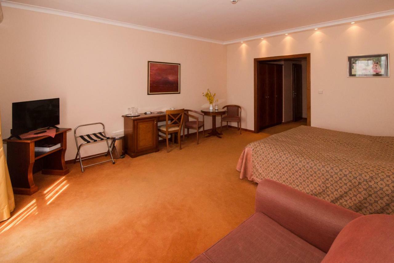 Hasik Hotel Magyarpolány المظهر الخارجي الصورة