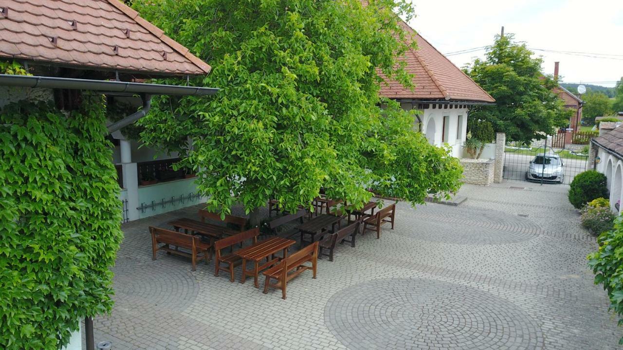 Hasik Hotel Magyarpolány المظهر الخارجي الصورة