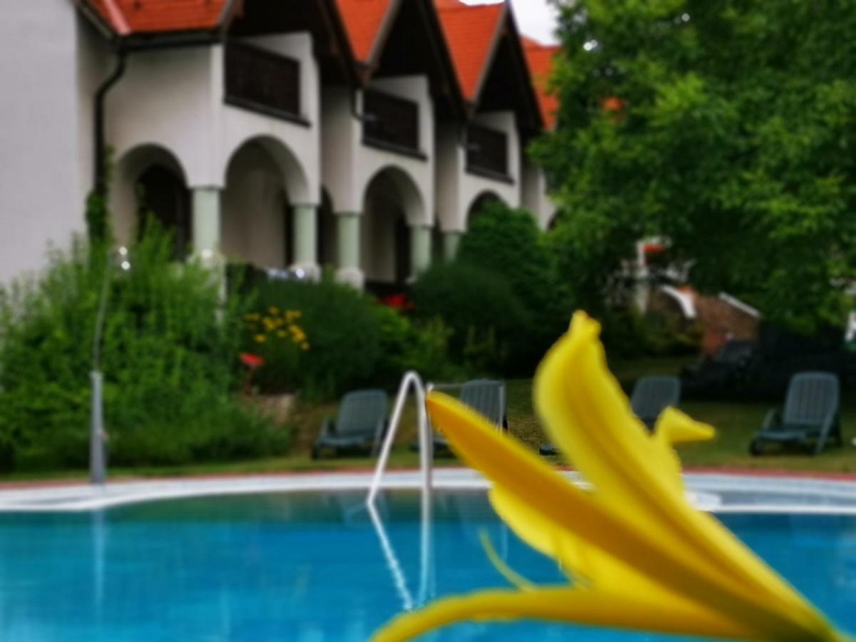 Hasik Hotel Magyarpolány المظهر الخارجي الصورة